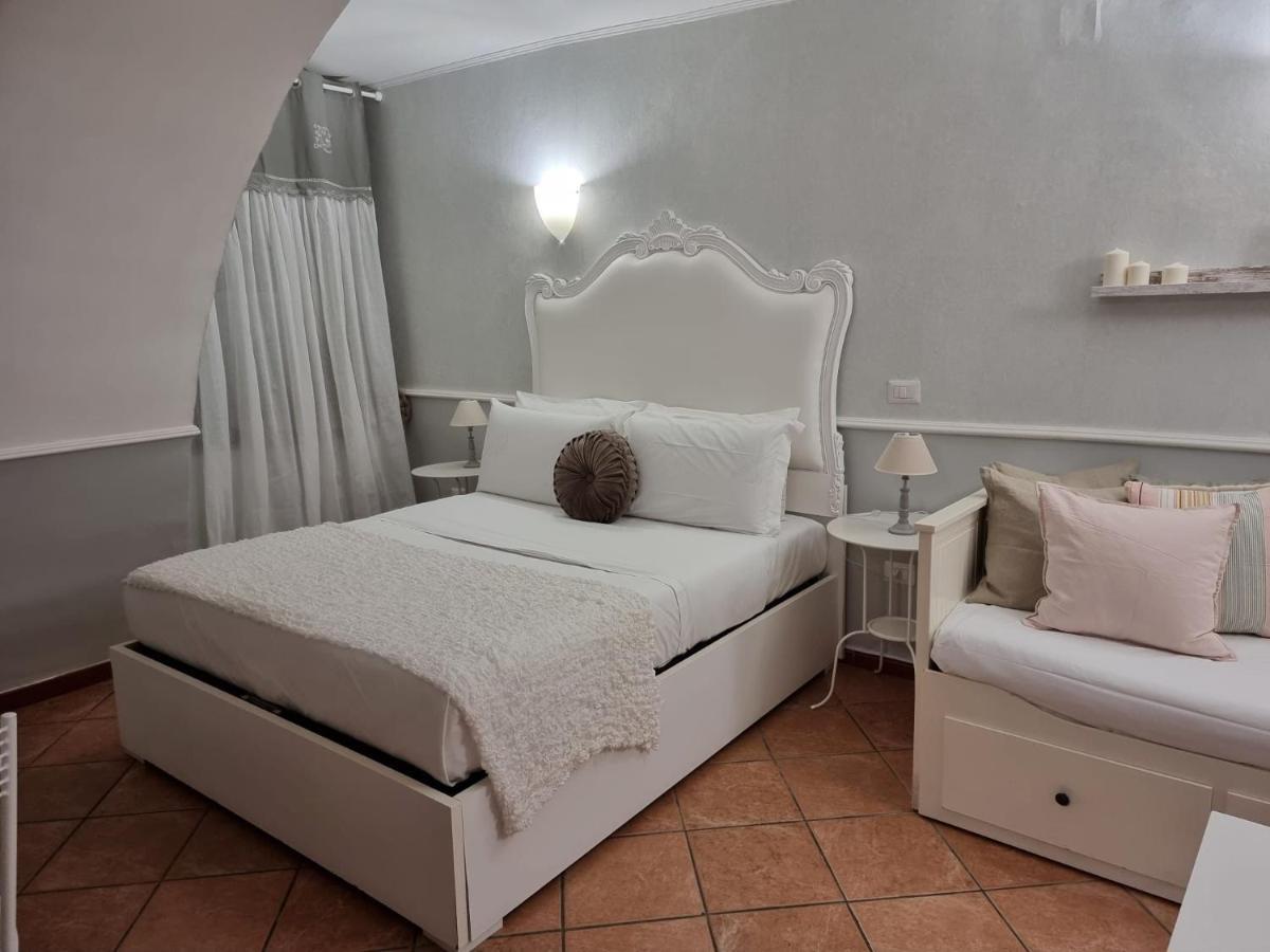 Casa Ninetta - Spaccanapoli - Il Tipico Pianterreno Della Napoli Antica! Exterior foto
